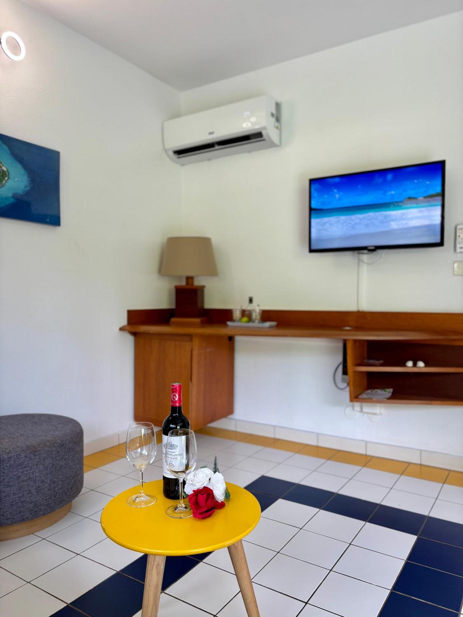Blue Dream - Le Cocon Miel, Piscine, Restaurant Apartamento Folle Anse Exterior foto